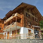 Les Et Roulottes Des Noisetiers Leysin