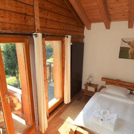 Les Et Roulottes Des Noisetiers Pensionat Leysin
