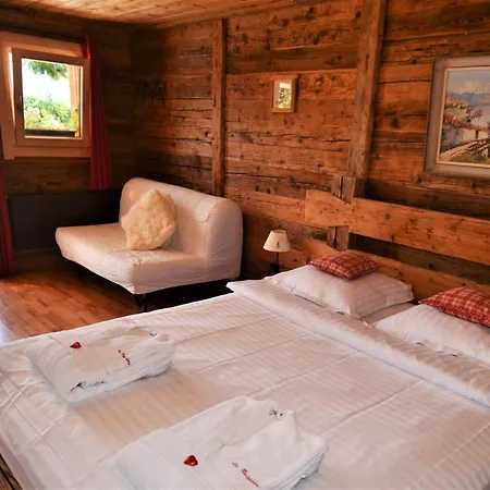 Gasthof Les Et Roulottes Des Noisetiers 3*