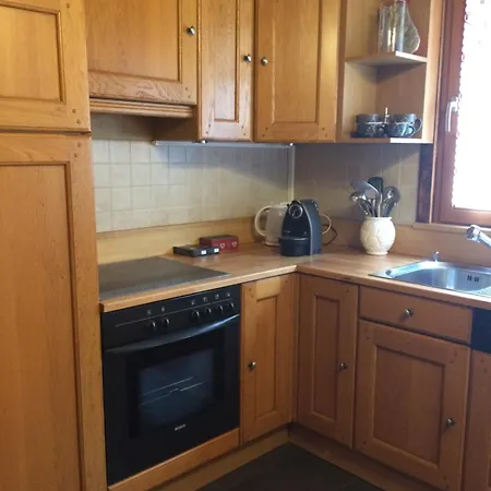 Les Et Roulottes Des Noisetiers Guest house 3*