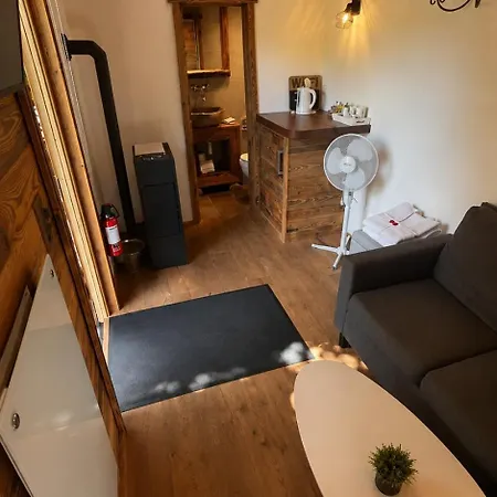 Guest house Les Et Roulottes Des Noisetiers