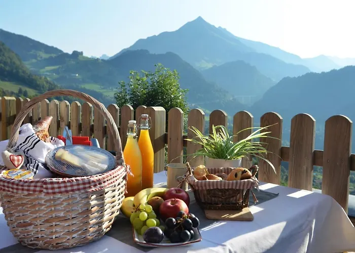 Les Et Roulottes Des Noisetiers