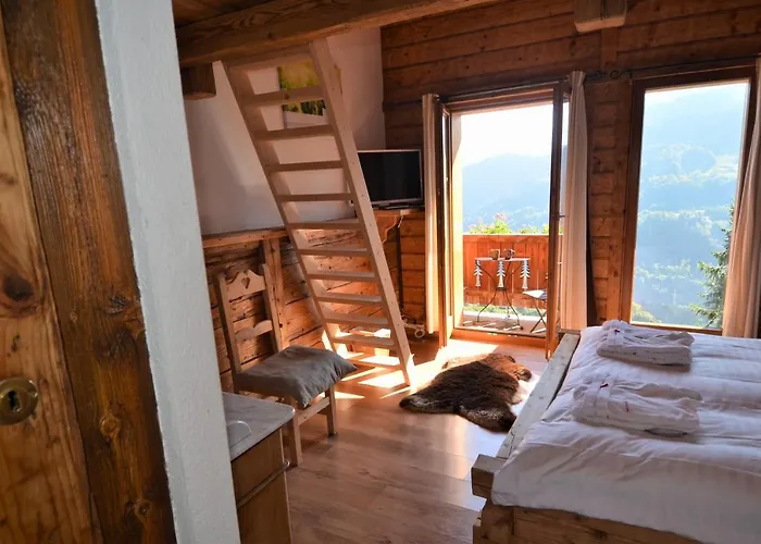 Les Et Roulottes Des Noisetiers 3*