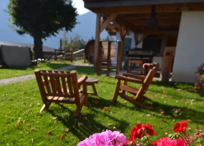 Les Et Roulottes Des Noisetiers Gasthof