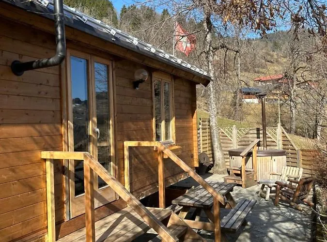 Pensión Les Et Roulottes Des Noisetiers 3*