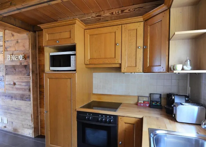 Les Et Roulottes Des Noisetiers 3*