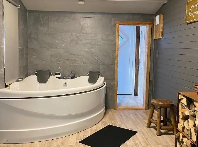 Les Et Roulottes Des Noisetiers