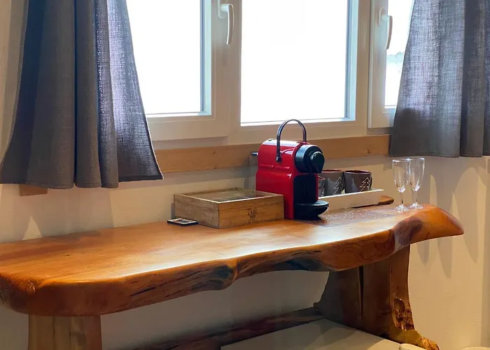 Les Et Roulottes Des Noisetiers Pensjonat