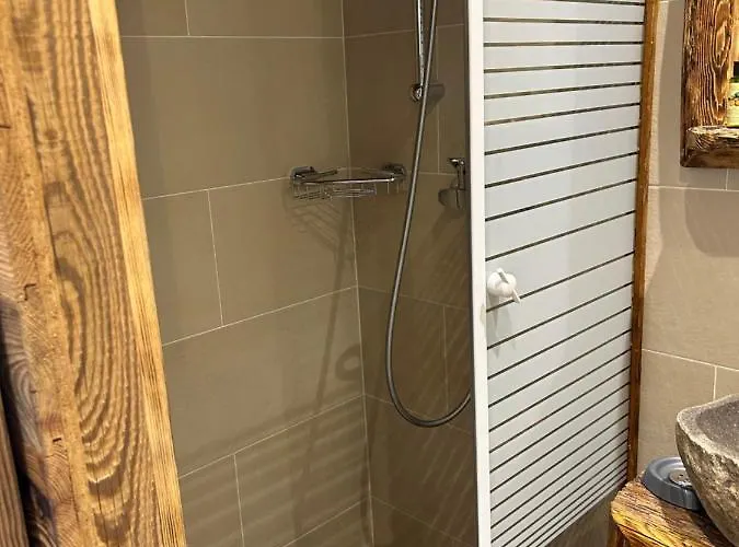 Les Et Roulottes Des Noisetiers Leysin